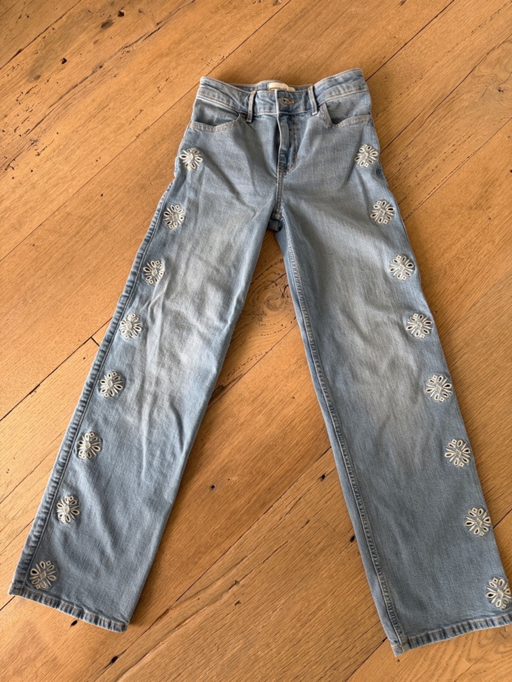 abercrombie kids high rise wide leg Jeans with White Embroidered Medallions
